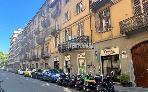 negozio in vendita a Torino in zona San Salvario