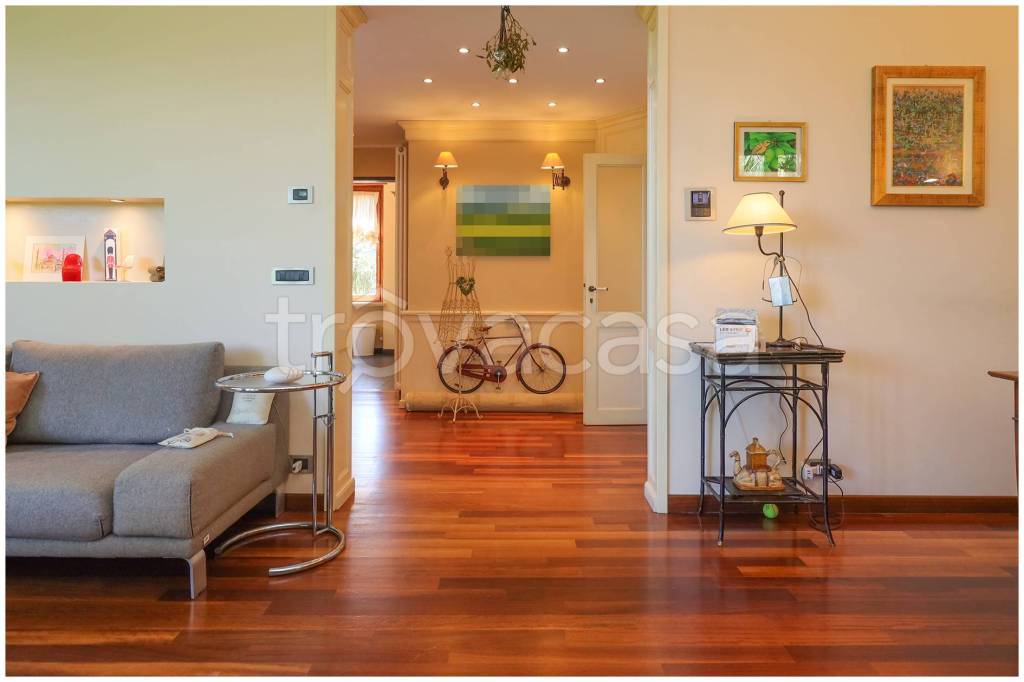 casa indipendente in vendita a Torino in zona Val Salice