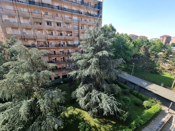 appartamento in vendita a Torino in zona Lingotto