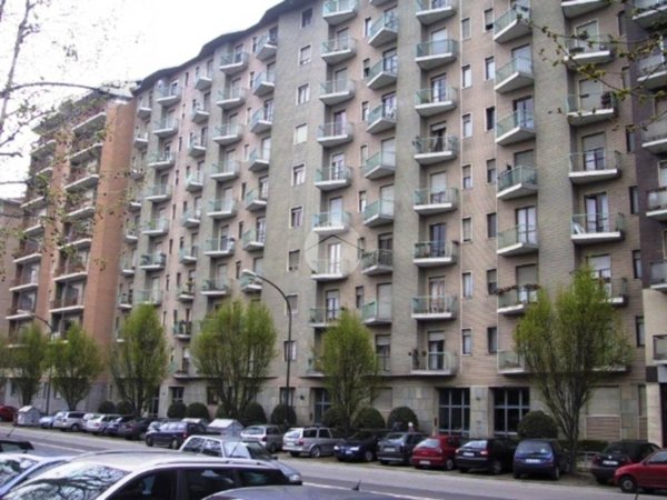 appartamento in vendita a Torino in zona Lingotto