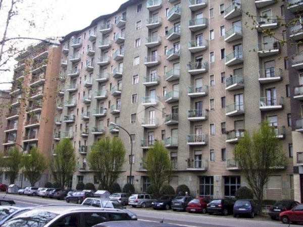 appartamento in vendita a Torino in zona Lingotto