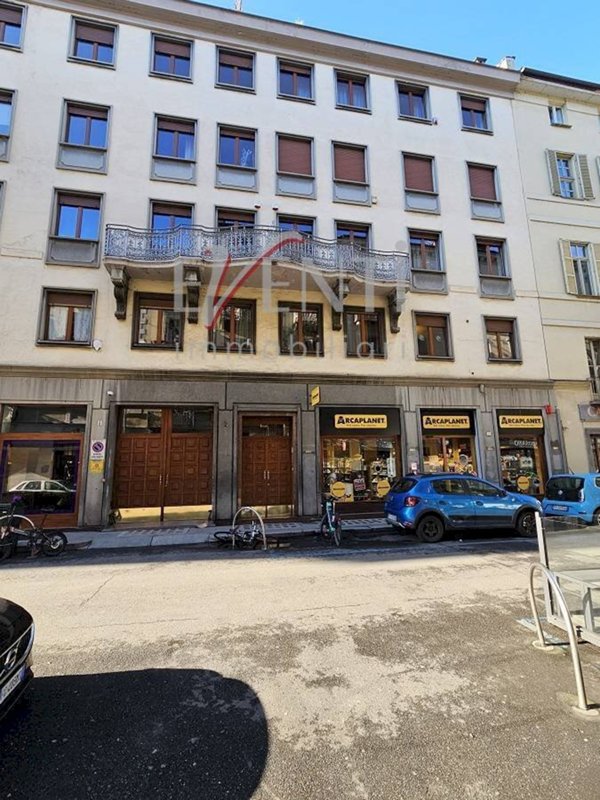 locale commerciale in vendita a Torino in zona Centro Storico