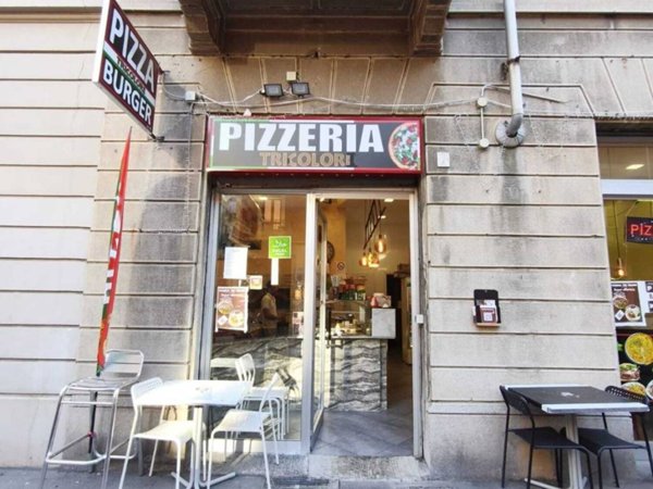 negozio in vendita a Torino in zona Mirafiori Nord