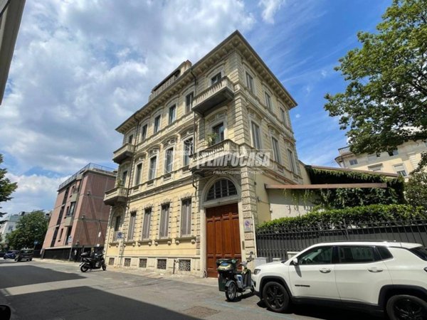 appartamento in vendita a Torino in zona Crocetta