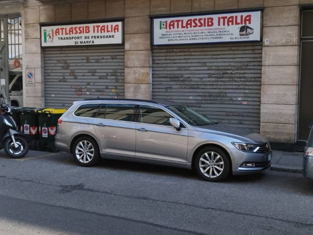 negozio in vendita a Torino in zona Rebaudengo