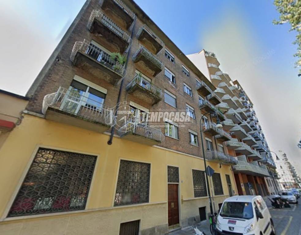 negozio in vendita a Torino in zona Regio Parco