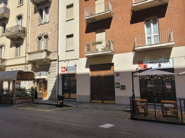 negozio in vendita a Torino in zona Vanchiglia