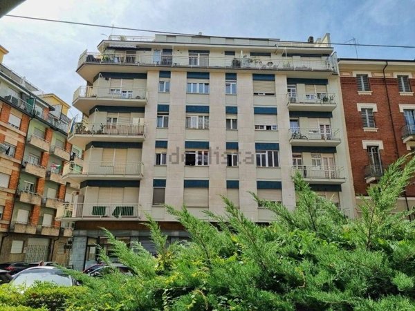 appartamento in vendita a Torino in zona Cenisia