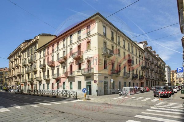 appartamento in vendita a Torino in zona San Salvario