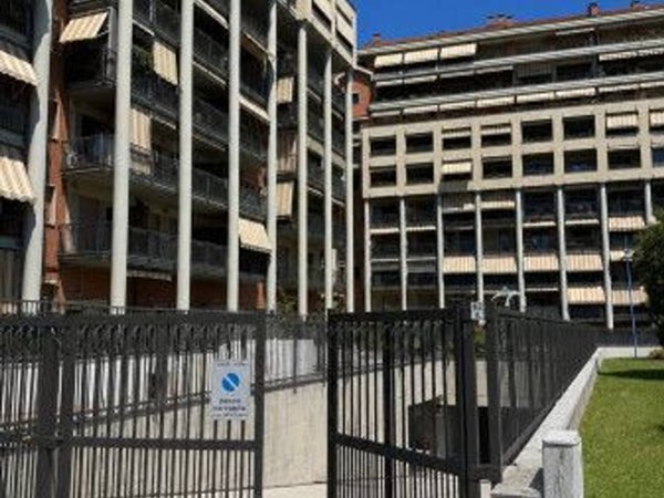 negozio in vendita a Torino in zona Madonna di Campagna