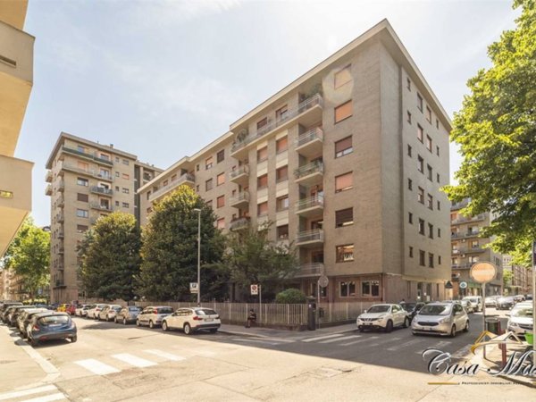 appartamento in vendita a Torino in zona Cit Turin