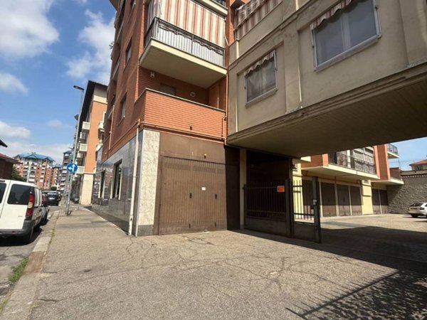locale di sgombero in vendita a Torino in zona Barriera di Milano
