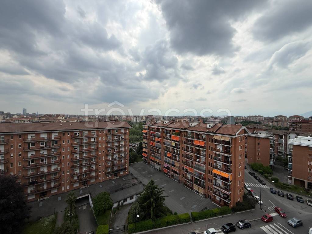appartamento in vendita a Torino in zona Lucento