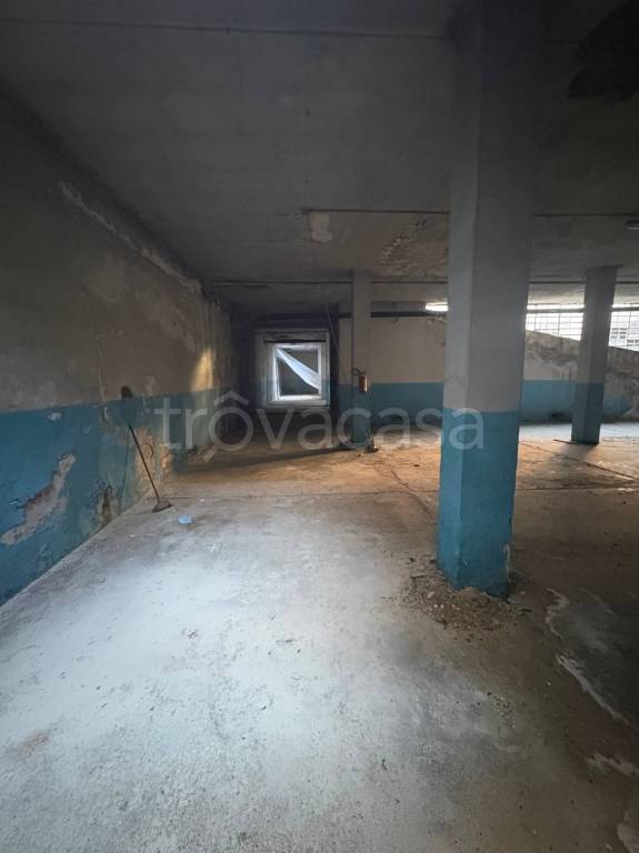negozio in vendita a Torino in zona Mirafiori Sud