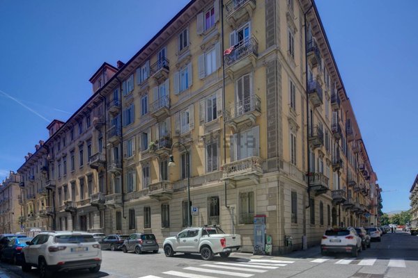 appartamento in vendita a Torino in zona Crocetta