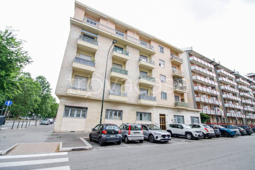 appartamento in vendita a Torino in zona Mirafiori Nord