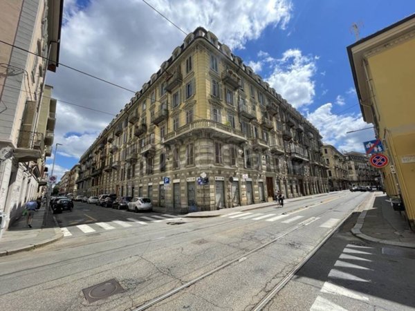 negozio in vendita a Torino in zona San Salvario