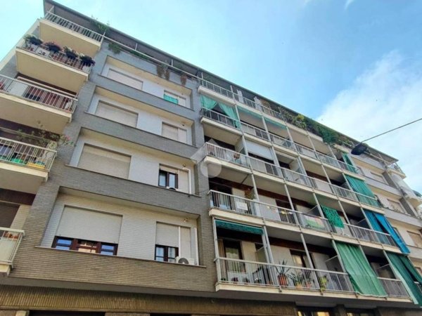appartamento in vendita a Torino in zona Borgata Vittoria