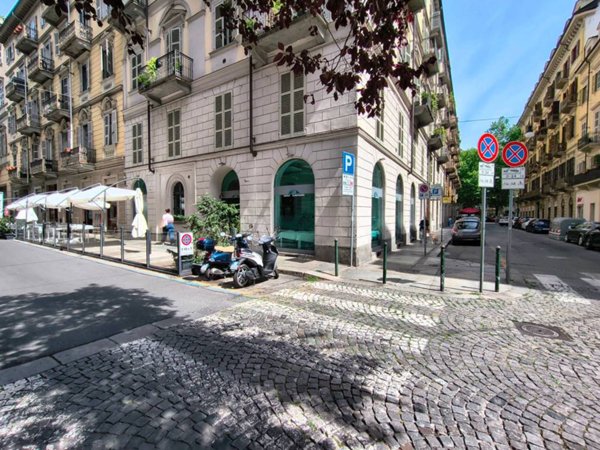 negozio in vendita a Torino in zona San Salvario