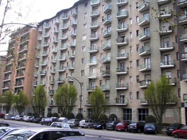 appartamento in vendita a Torino in zona Lingotto