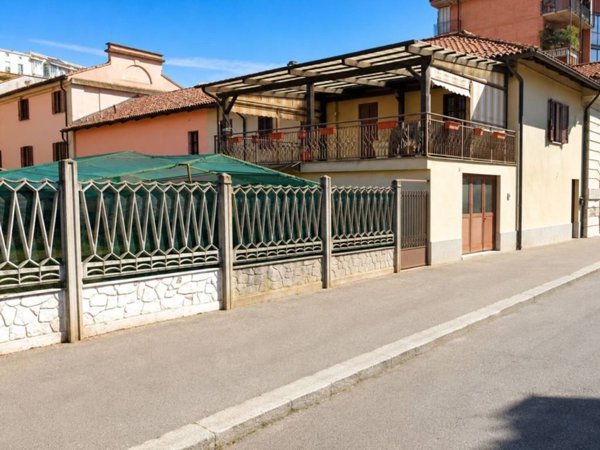 casa indipendente in vendita a Torino in zona Pozzo Strada