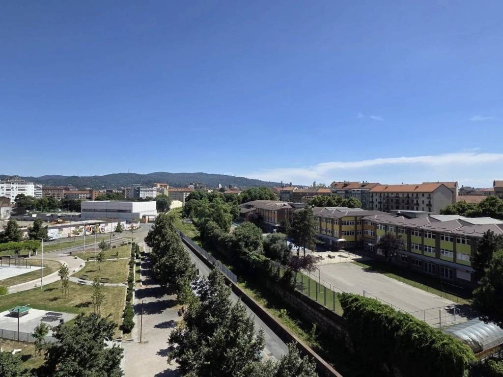 appartamento in vendita a Torino in zona Aurora
