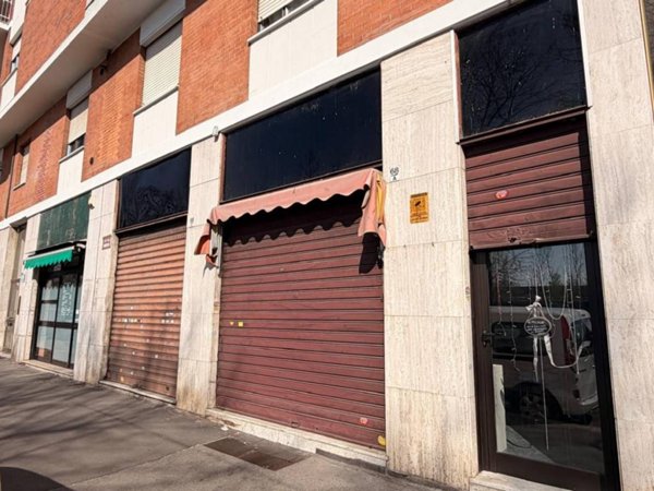 negozio in vendita a Torino in zona Madonna di Campagna