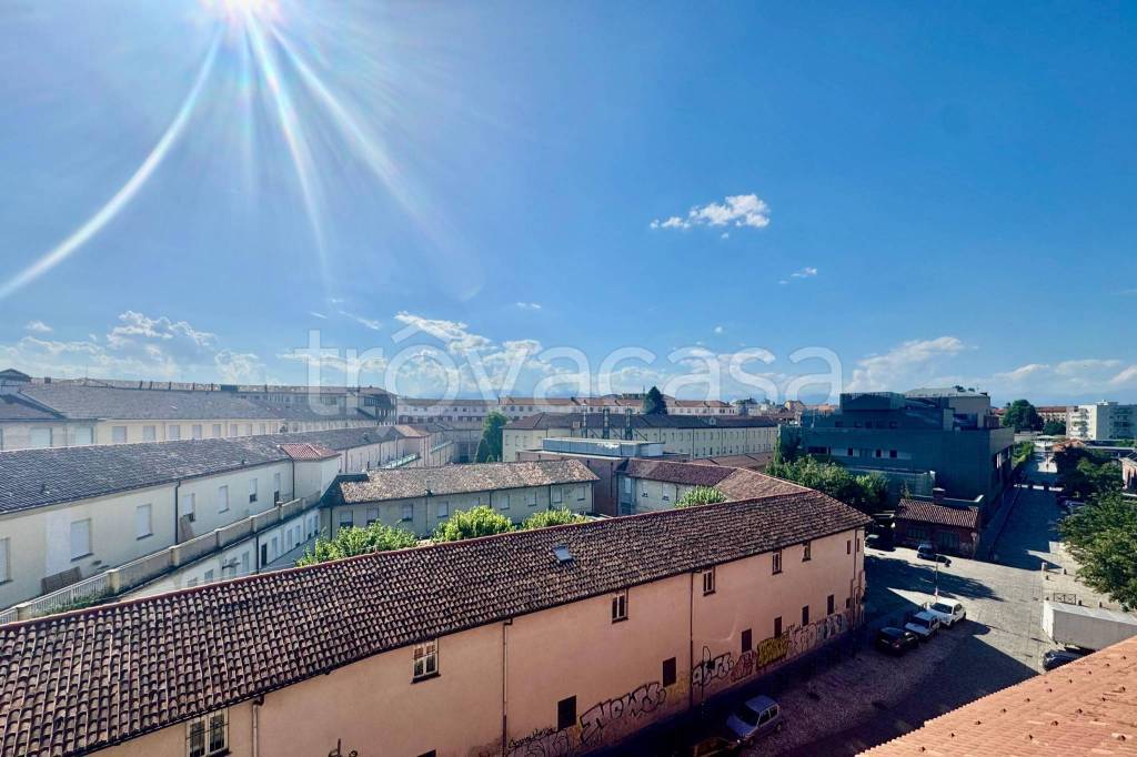appartamento in vendita a Torino in zona Aurora