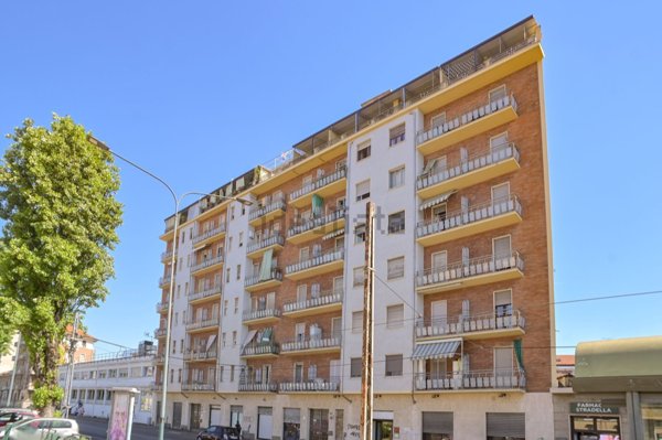 appartamento in vendita a Torino in zona Borgata Vittoria