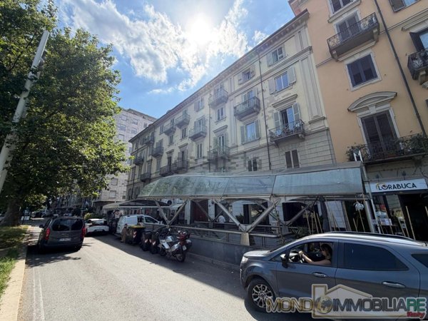 appartamento in vendita a Torino in zona Cit Turin