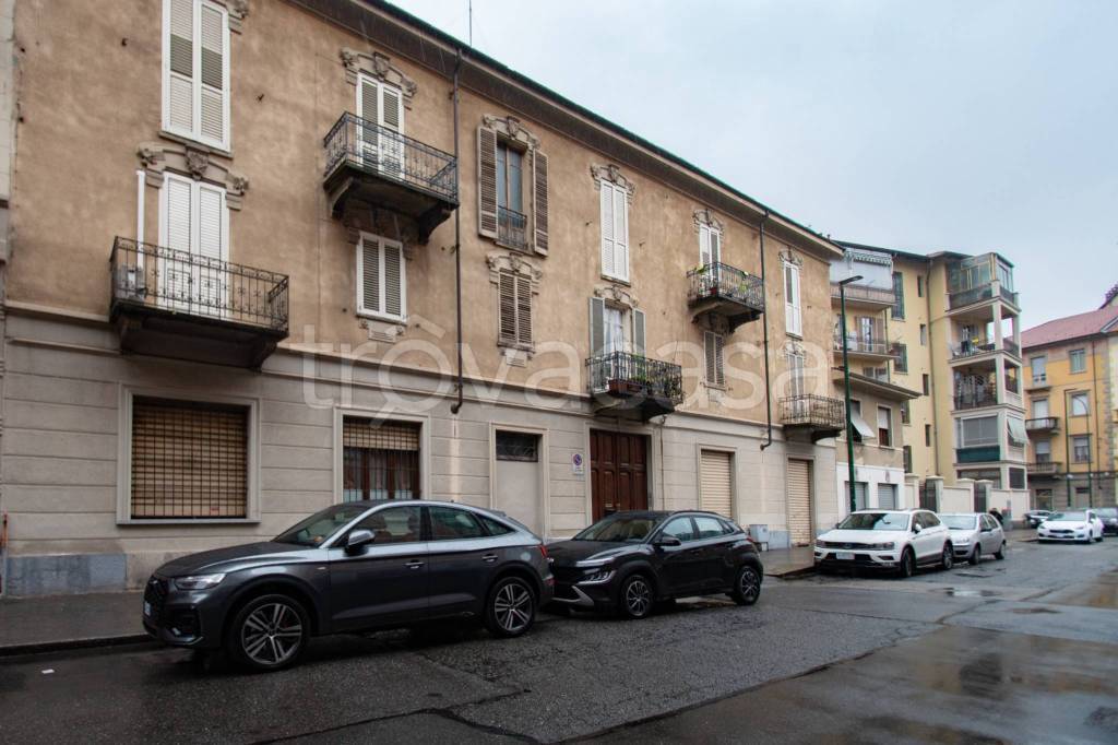 appartamento in vendita a Torino in zona Cenisia