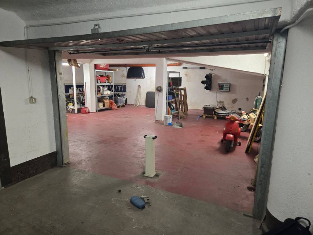 locale di sgombero in vendita a Torino in zona Madonna del Pilone