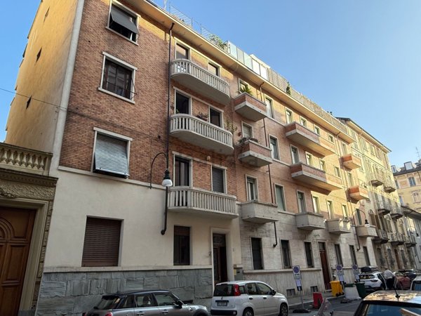 appartamento in vendita a Torino in zona Cit Turin