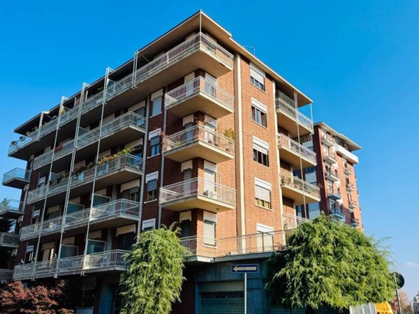 appartamento in vendita a Torino in zona Parella