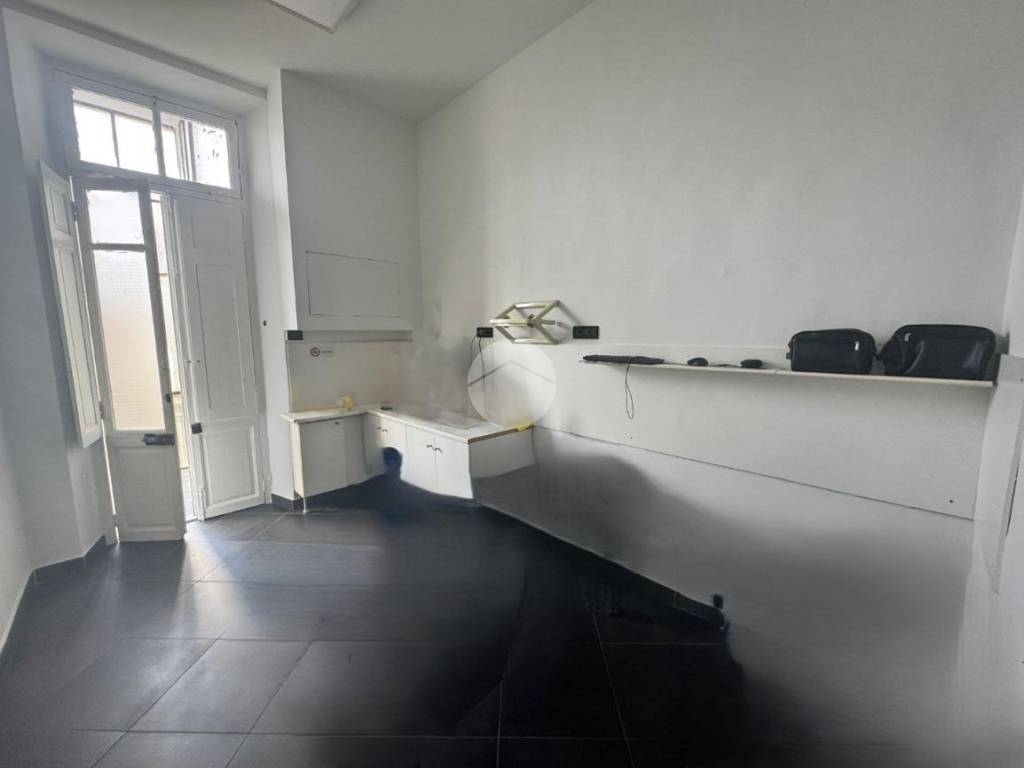 negozio in vendita a Torino in zona Barca