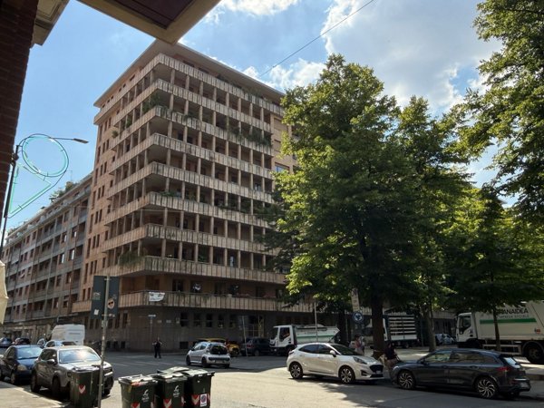 appartamento in vendita a Torino in zona Cit Turin