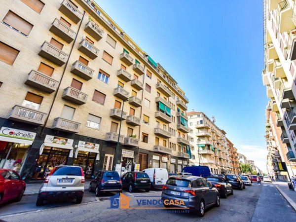 appartamento in vendita a Torino in zona Lingotto