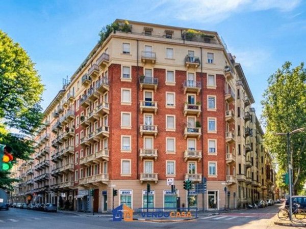 appartamento in vendita a Torino in zona Cit Turin