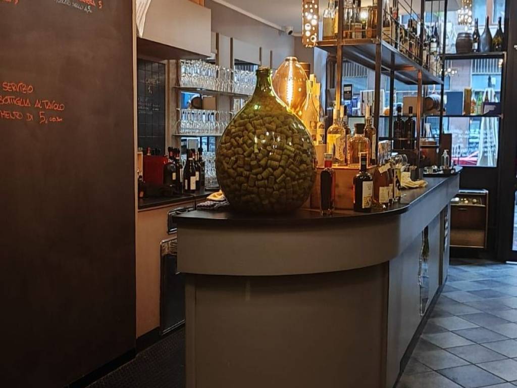 negozio in vendita a Torino in zona Santa Rita