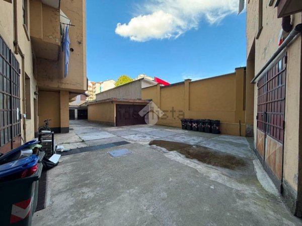 locale di sgombero in vendita a Torino in zona Lucento