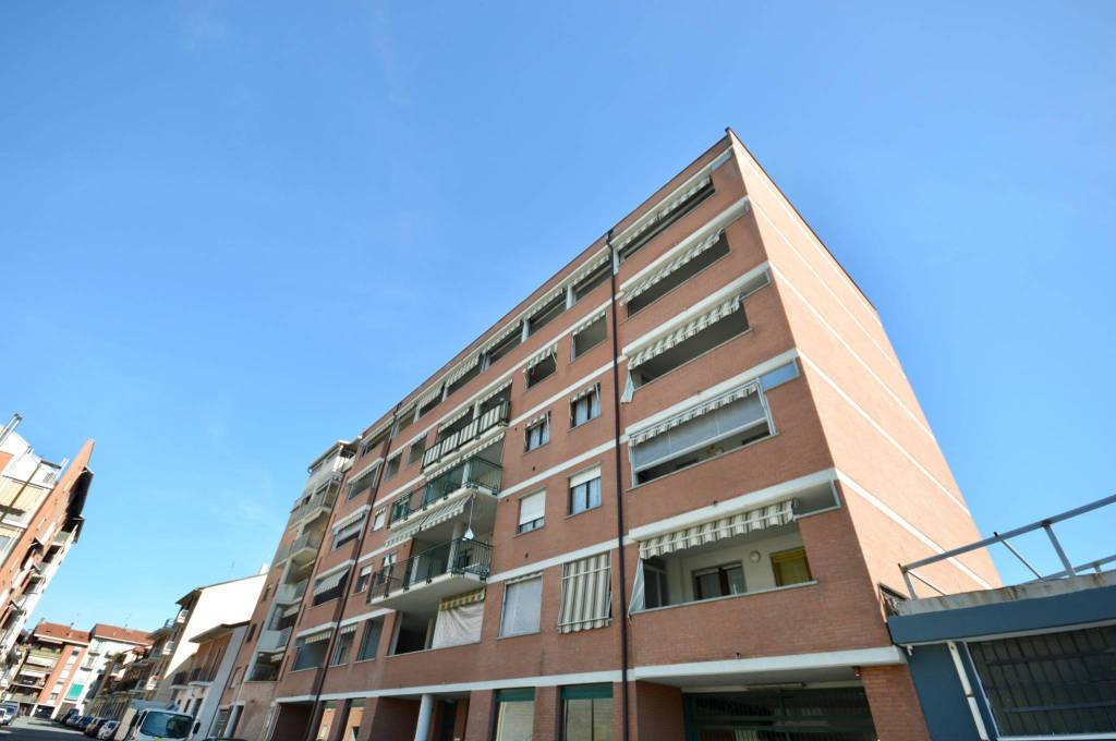 appartamento in vendita a Torino in zona Regio Parco