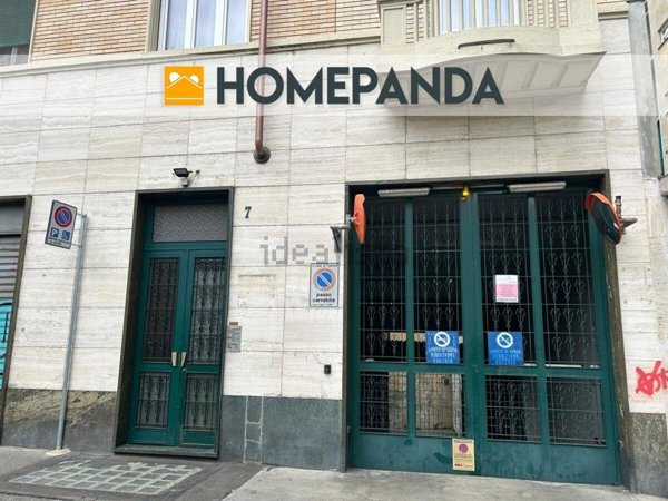 locale commerciale in vendita a Torino in zona Aurora