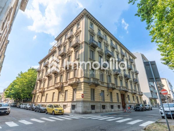 appartamento in vendita a Torino in zona Crocetta