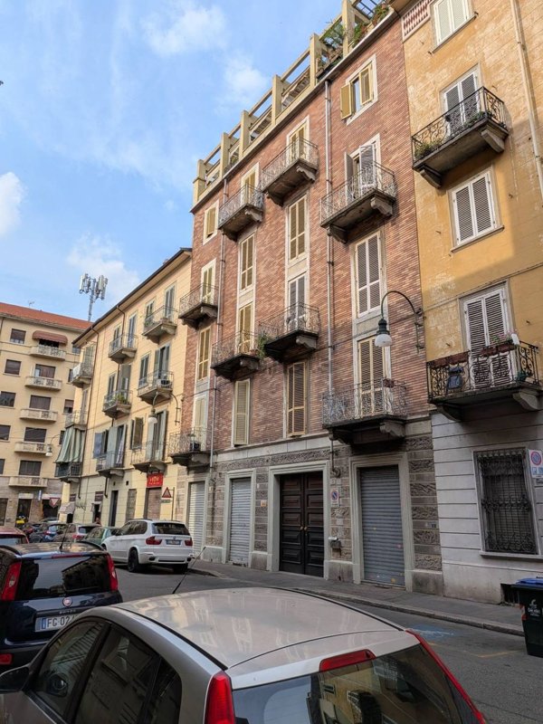 appartamento in vendita a Torino in zona Cenisia