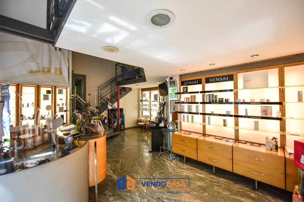 negozio in vendita a Torino in zona Santa Rita