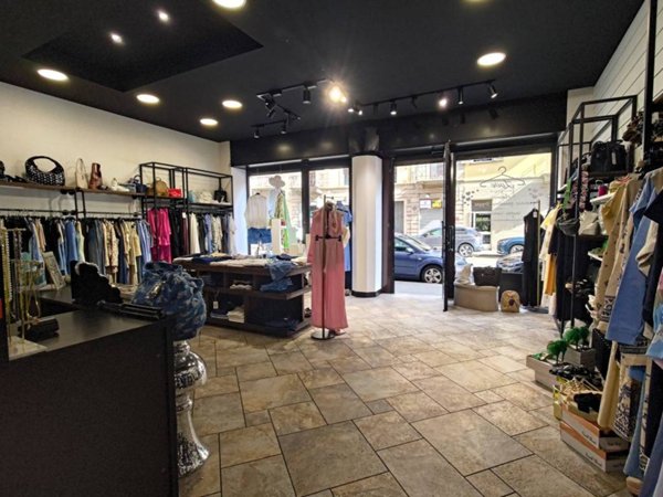 negozio in vendita a Torino in zona Borgo San Paolo