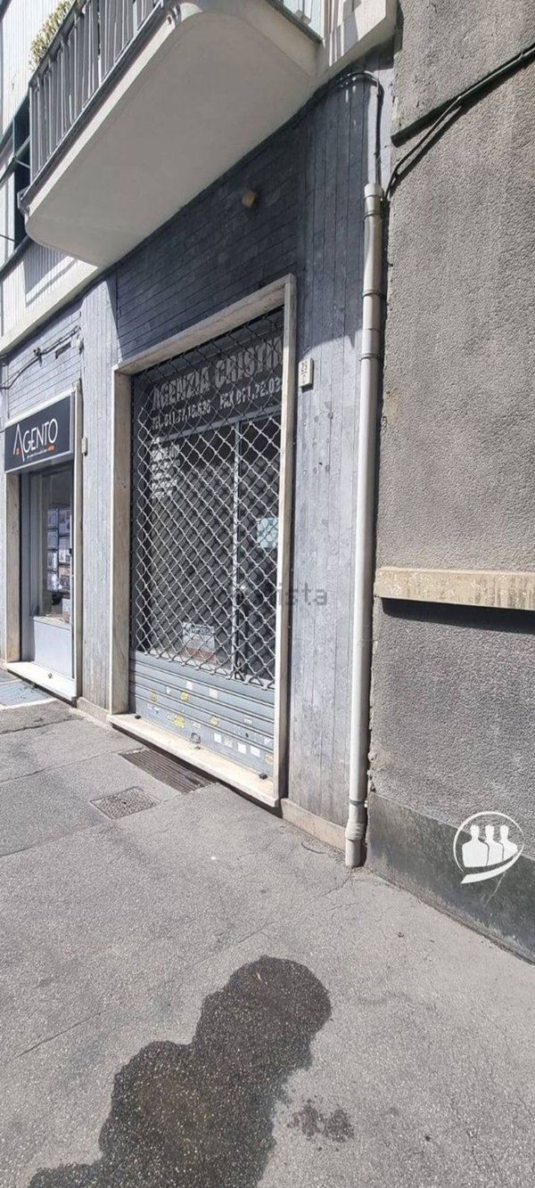 negozio in vendita a Torino in zona Parella