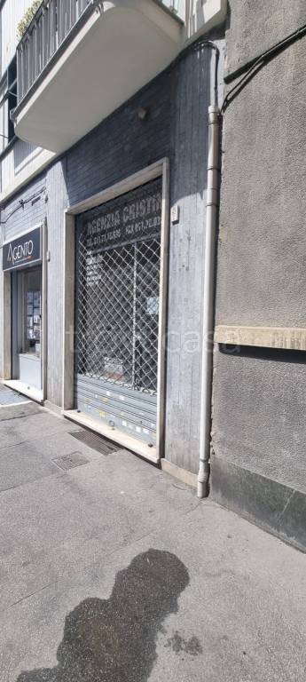 negozio in vendita a Torino in zona Parella