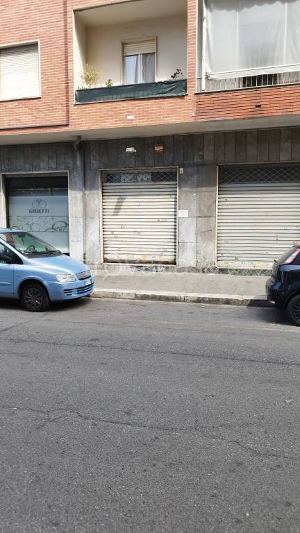 negozio in vendita a Torino in zona Mirafiori Sud