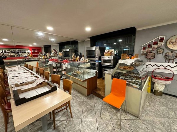 negozio in vendita a Torino in zona San Donato